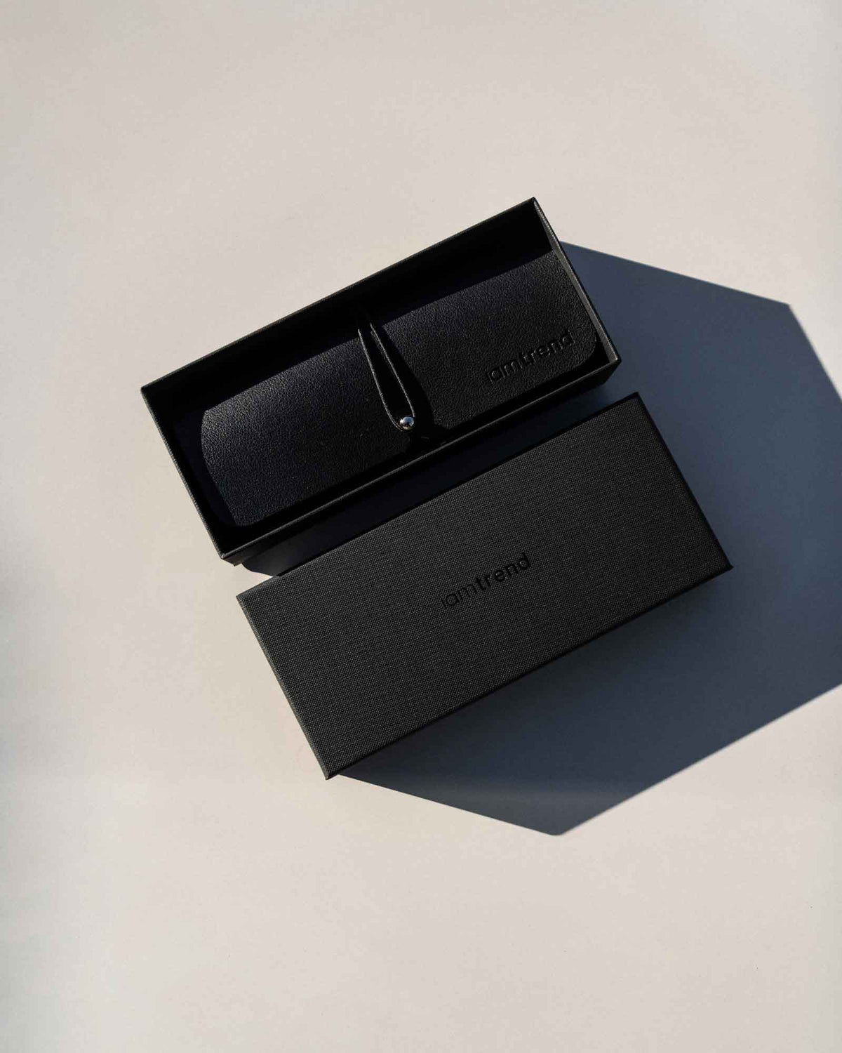 premium case - matte black